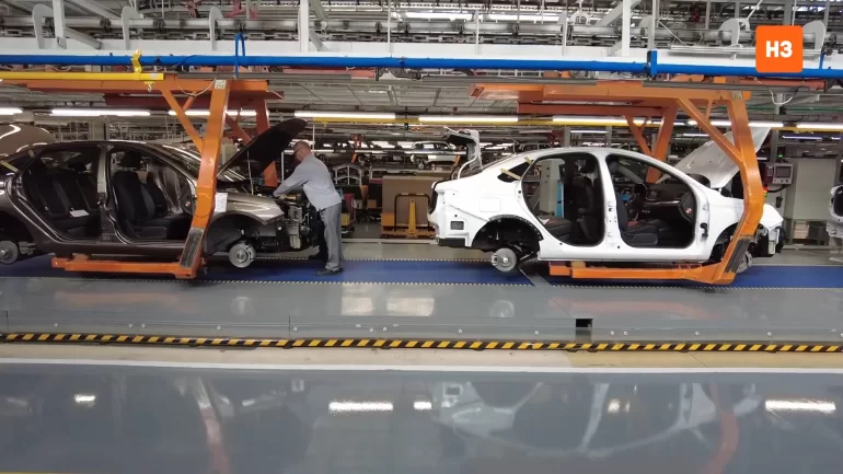 Как на АВТОВАЗе модернизировали главный конвейер, установив сцец.дорожку Как на АВТОВАЗе модернизировали главный конвейер, установив сцец.дорожку