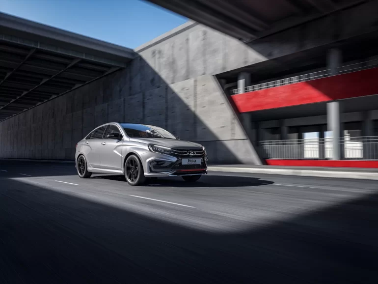 Lada Vesta Sportline получила ESC и другие новые опции