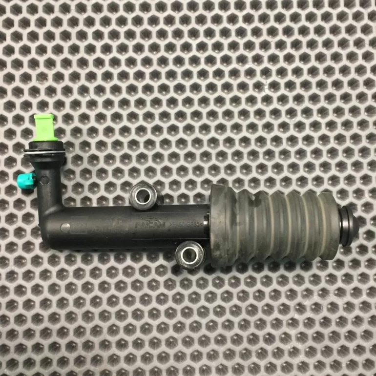 Подойдет ли рабочий цилиндр сцепления от Весты на XRAY?