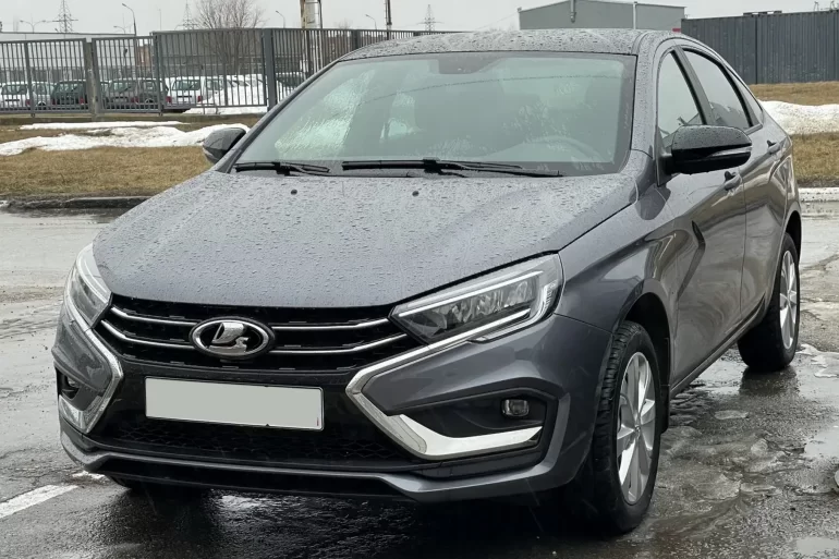 Плохо заводится двигатель, ключ карта разряжена, глючит датчик уровня бензина