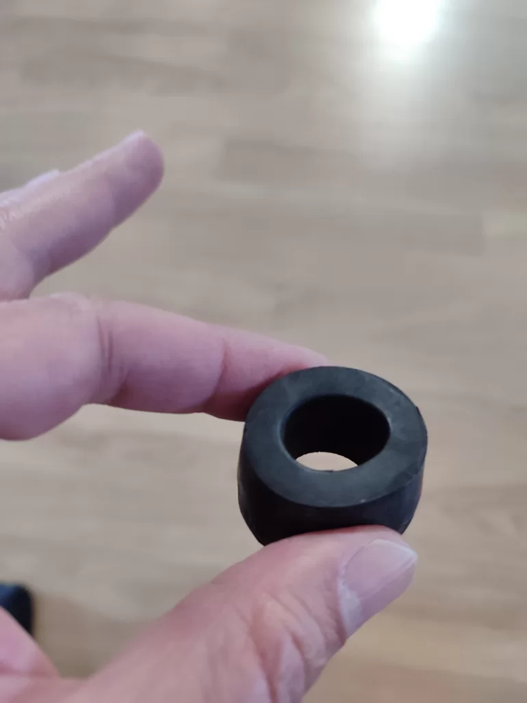 Что за резинка выпала во время мойки?