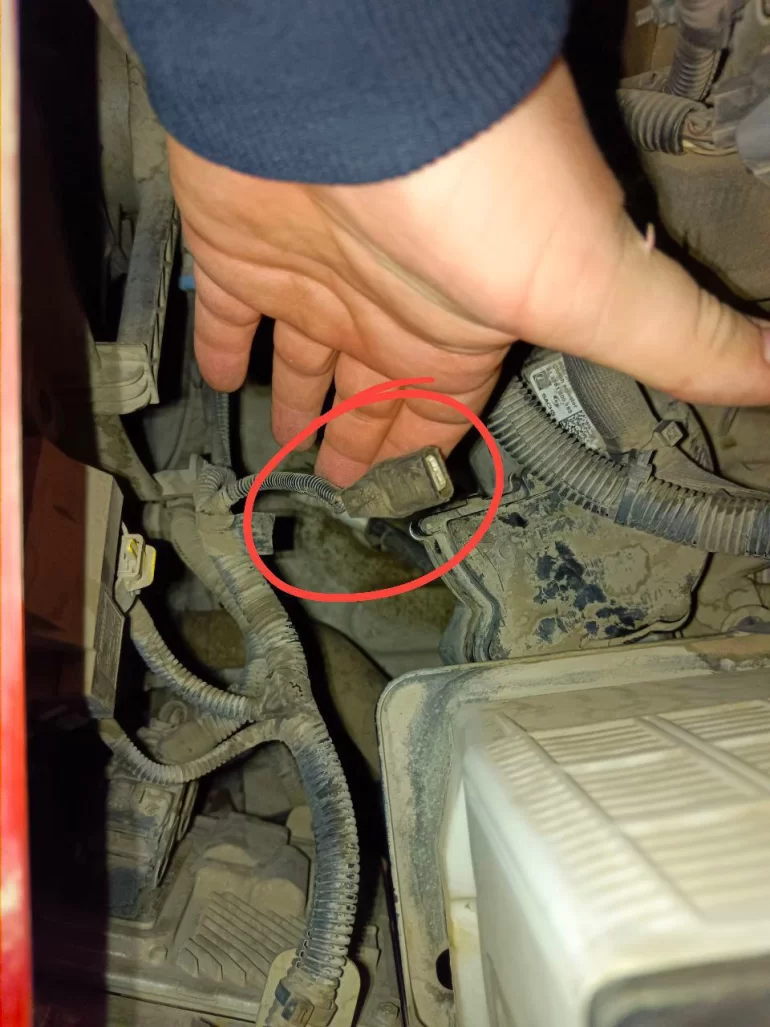 Подскажите для чего разъем рядом с актуатором сцепления (фото)