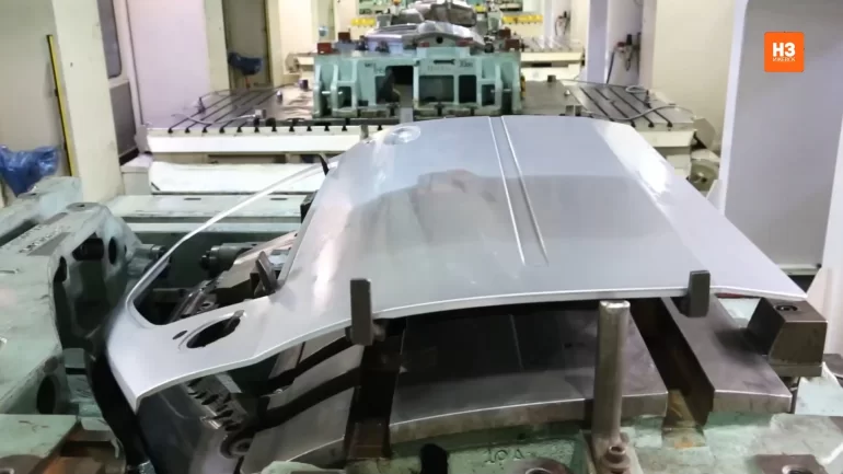 АВТОВАЗ модернизировал автоматическую линию особо крупной штамповки Lada Largus АВТОВАЗ модернизировал автоматическую линию особо крупной штамповки Lada Largus