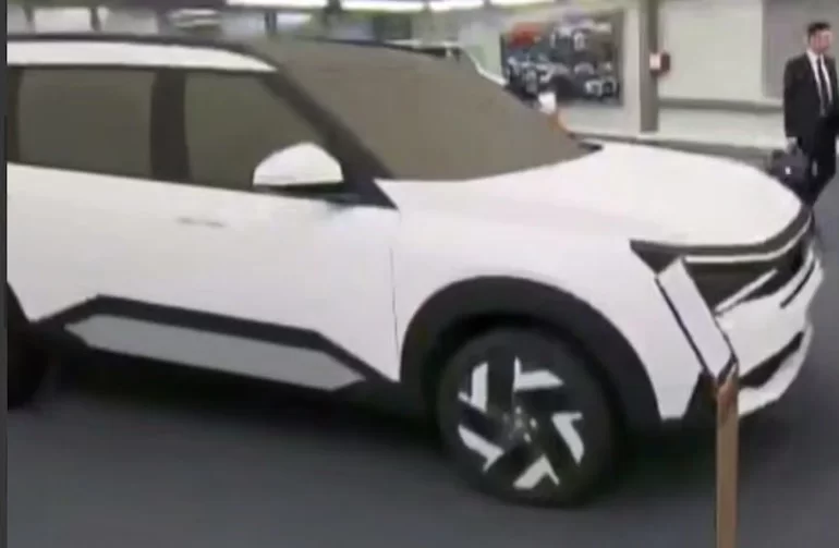 АВТОВАЗ показал концепт нового минивэна LADA «Б-Вэн»