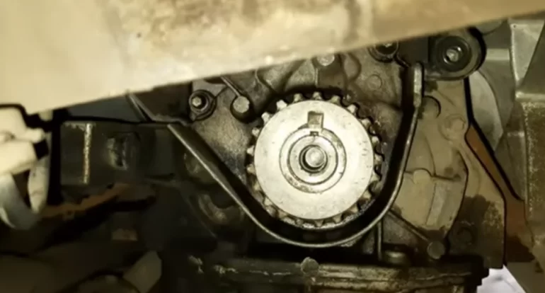 Когда менять помпу на Весте?