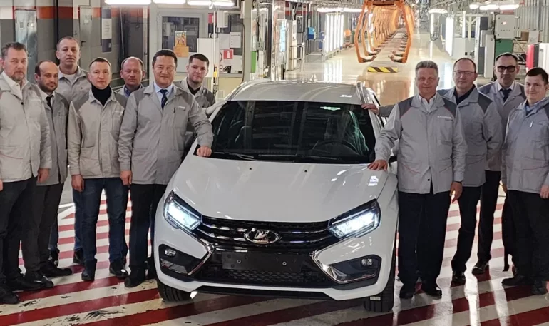 Какие скидки на автомобили LADA для рабочих АВТОВАЗа в начале 2025 года