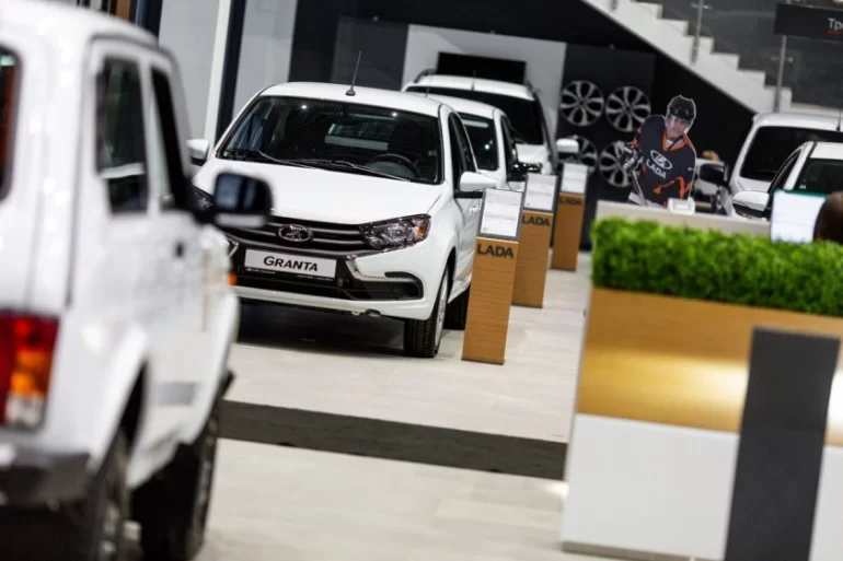 Статистика продаж новых автомобилей в России в январе 2025 года