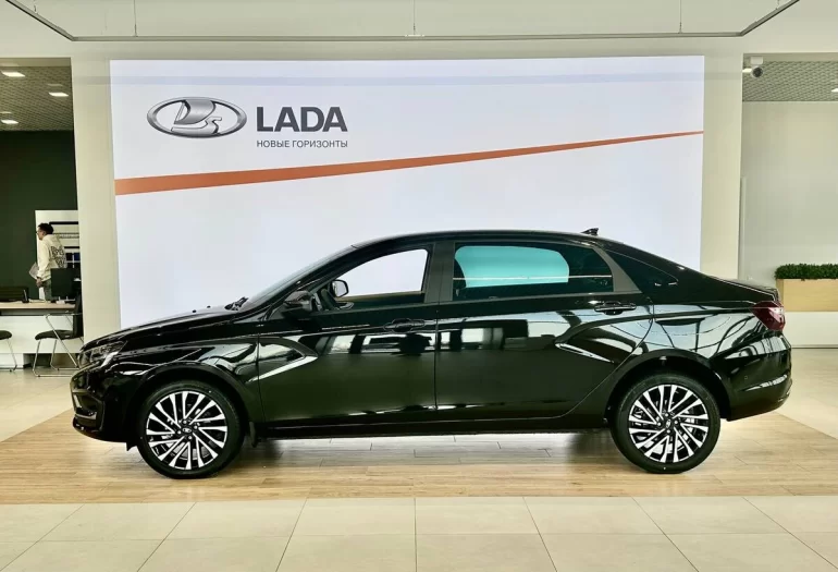 В Беларуси стартовали продажи Lada Aura