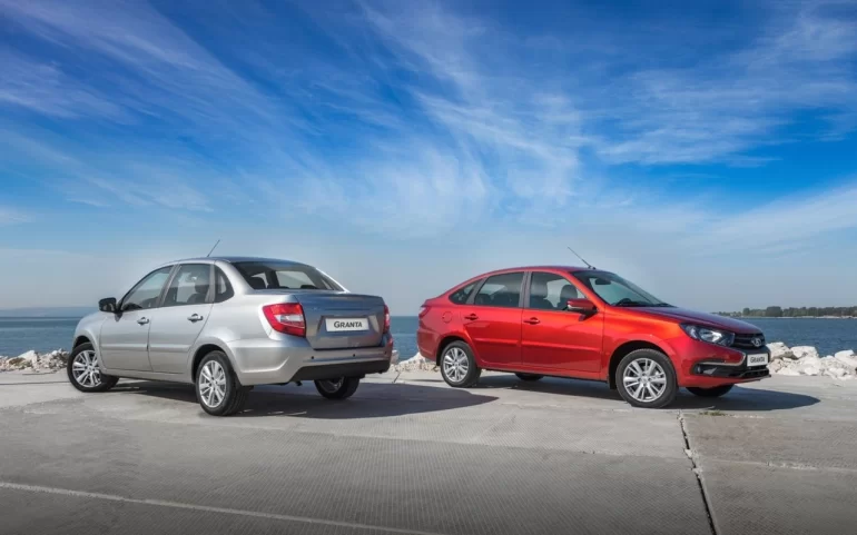 Взаимозаменяемы ли бамперы седана и лифтбека Гранты?