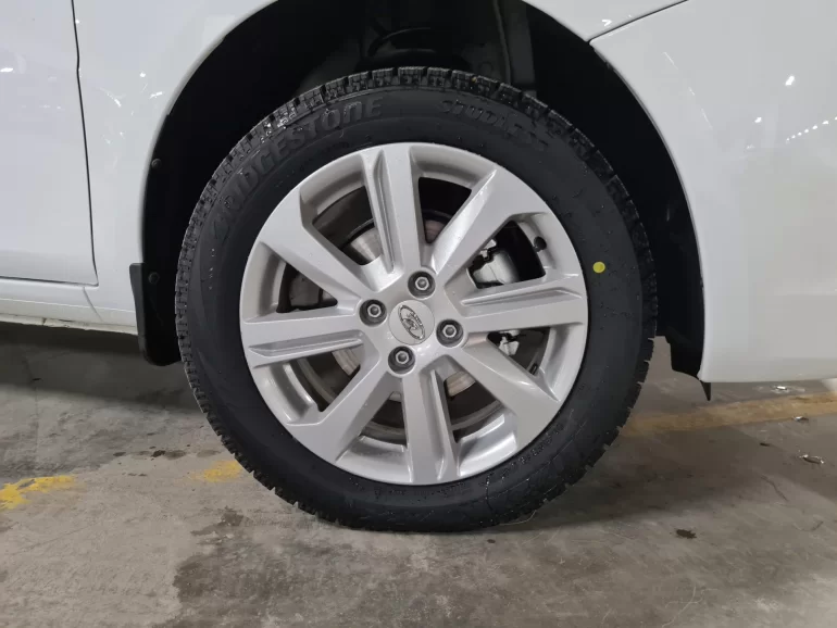 Стоит ли ставить резину и диски 205\55 R16 на Lada Vesta?