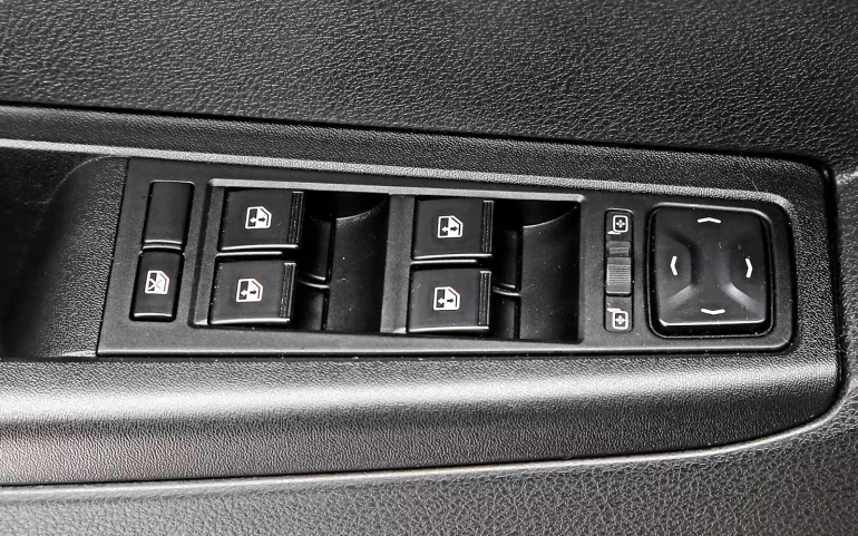 Не горят передние габариты и подсветка кнопок ЭСП