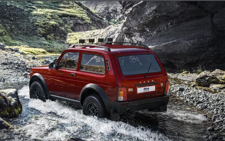 О каком втором автомобиле мечтают мужчины в России