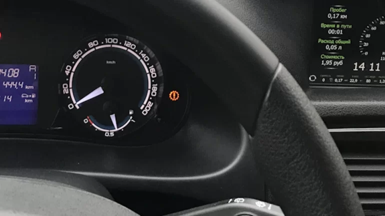 Ошибка P0A54(28) АМТ, горит шестеренка, машина не едет