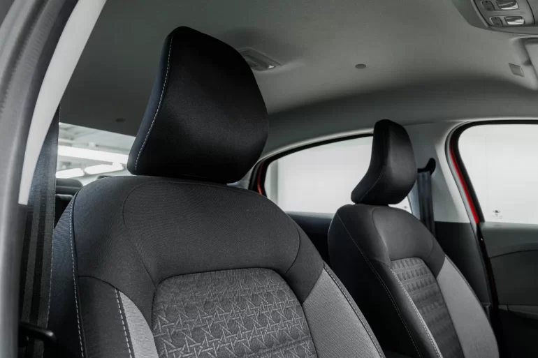 У Lada Iskra нет потолочных поручней, на АВТОВАЗе ответили почему