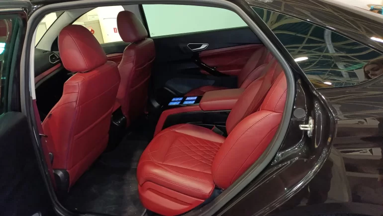 Lada e-Aura показали на выставке «Электро-Транс» в Москве