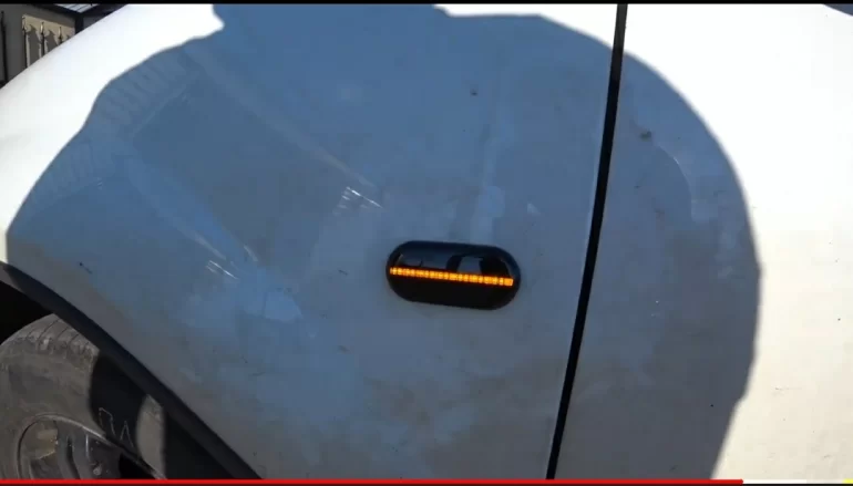 Почему LED поворотники часто моргают?