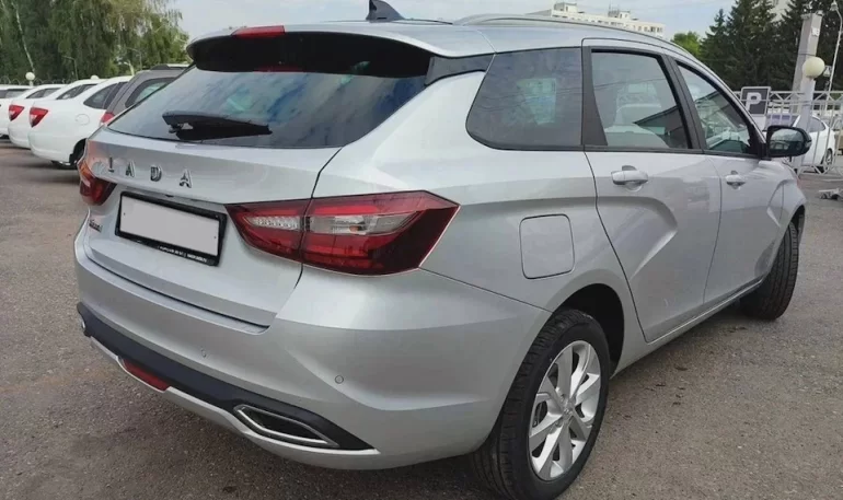 Владелец Lada Vesta NG вернул автомобиль через суд из-за неисправностей в электрике