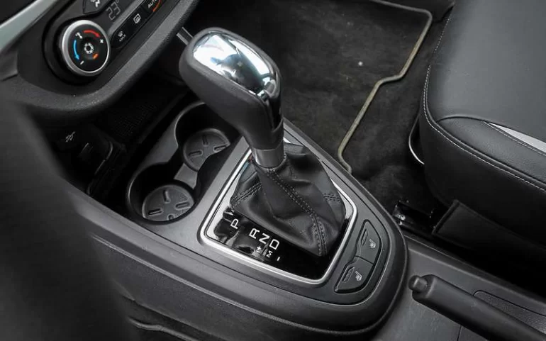 Веста с вариатором не движется задним ходом