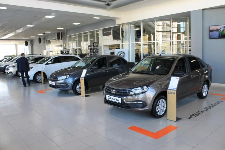 АВТОВАЗ прогнозирует снижение продаж LADA в июне 2025 года
