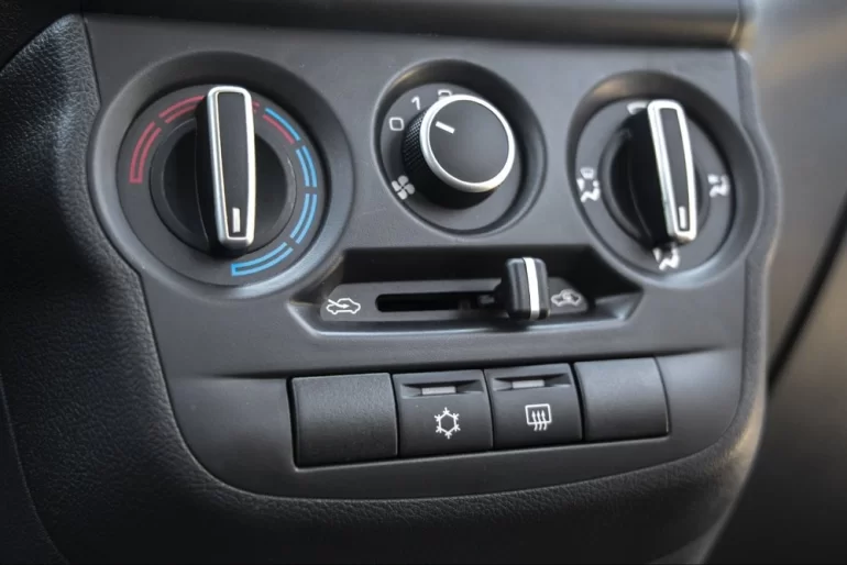 Ищу схему подключения кондиционера Фрост к ЭБУ 74.9 Гранты