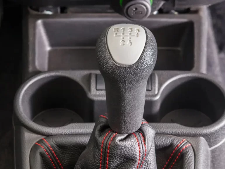 Не включаются 1, 2, 5 и задняя передачи