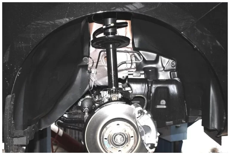 Стоит ли устанавливать подкрылки с шумоизоляцией?