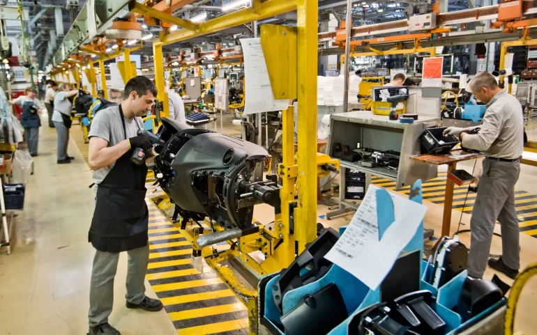 АВТОВАЗ перейдет на 4 дневную рабочую неделю если рынок не начнет восстанавливаться