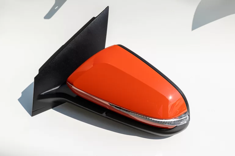 Компания «Призма» начала поставки зеркал для Lada Iskra