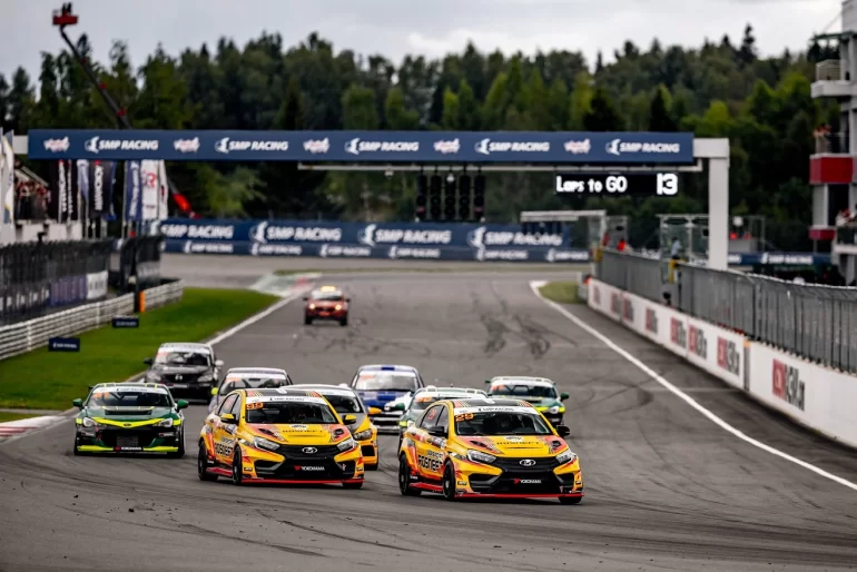 Lada Sport Rosneft завоевала 5 трофеев на Moscow Raceway 2025 Lada Sport Rosneft завоевала 5 трофеев на Moscow Raceway 2025