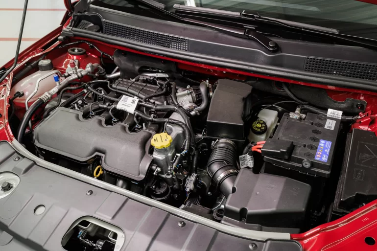 Особенности подкапотного пространства Lada Iskra