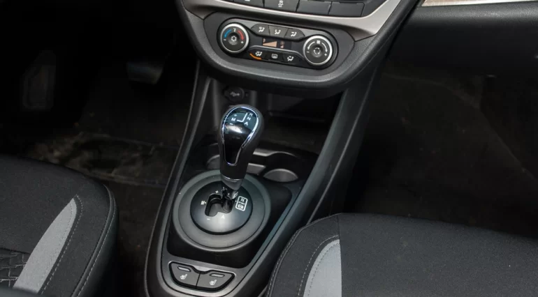 Веста с АМТ на горячую трогается со 2 передачи