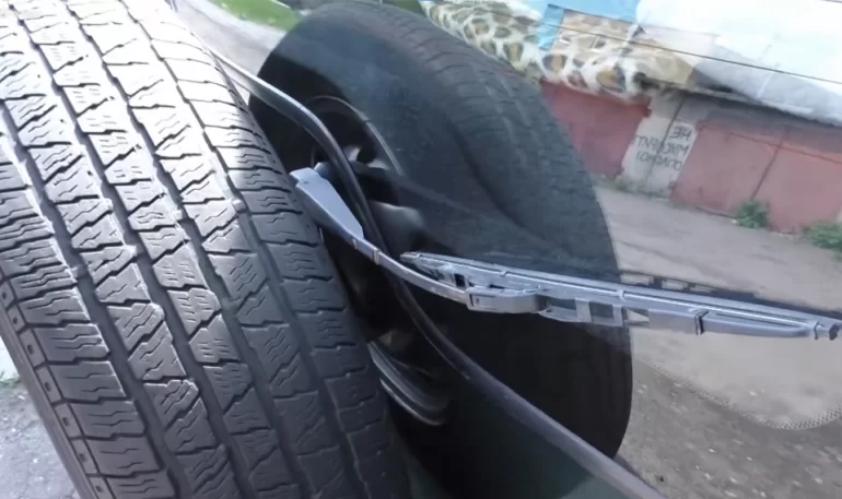 Инструкция АВТОВАЗа по проверке заднего стеклоочистителя на Lada Niva Travel