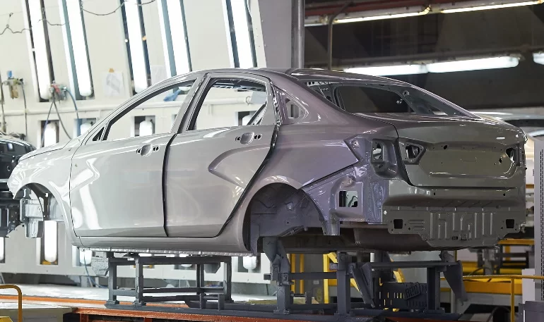 Lada Vesta отмечает 10 лет на конвейере