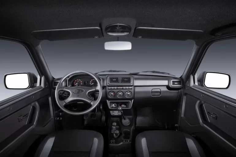 Чтобы снять ветровое стекло на Ниве Легенда, нужно снимать торпедо?