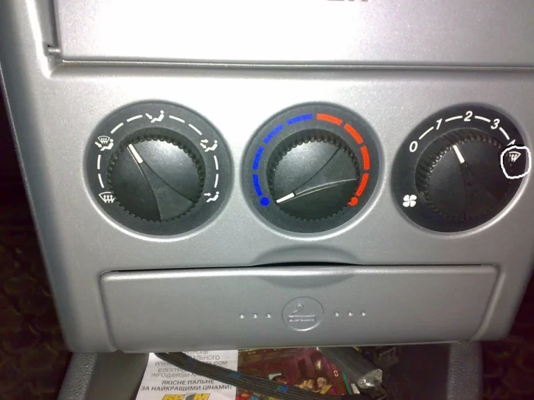 Отопитель не регулируется, либо жара, либо холод