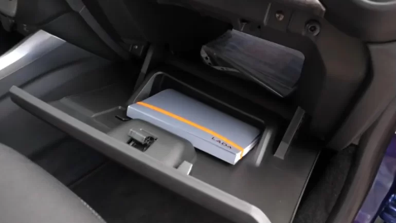 Обзор вещевого ящика Lada Iskra Обзор вещевого ящика Lada Iskra