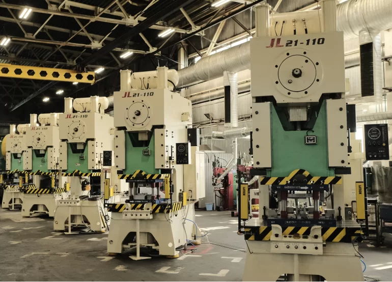 В России начали выпускать штампованные детали для Lada Largus