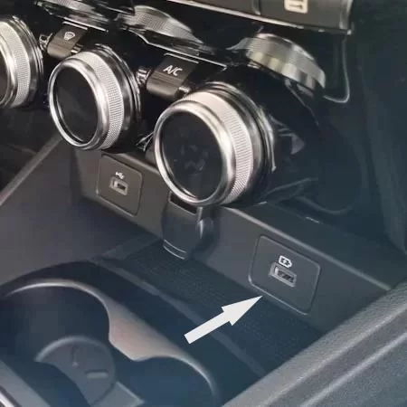 Розетка USВ (СНАRGЕ ОNLY) для Lada Vesta NG, Iskra