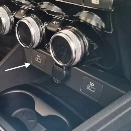 Розетка USВ (DАТА и СНАRGЕ) для Lada Vesta NG, Iskra