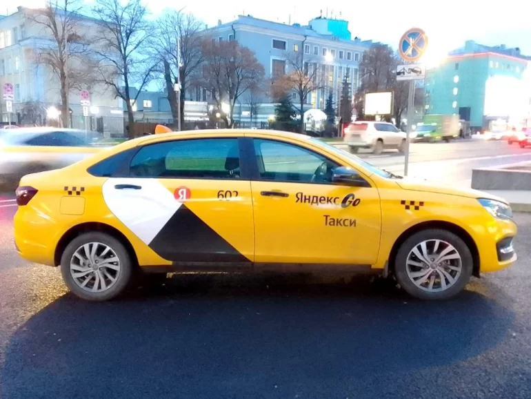 Lada Aura появилась в такси