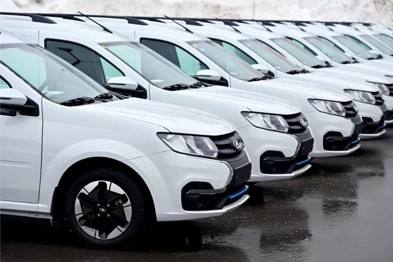 АВТОВАЗ передал электрофургоны LADA e-Largus в парк ГУП «Мосгортранс»