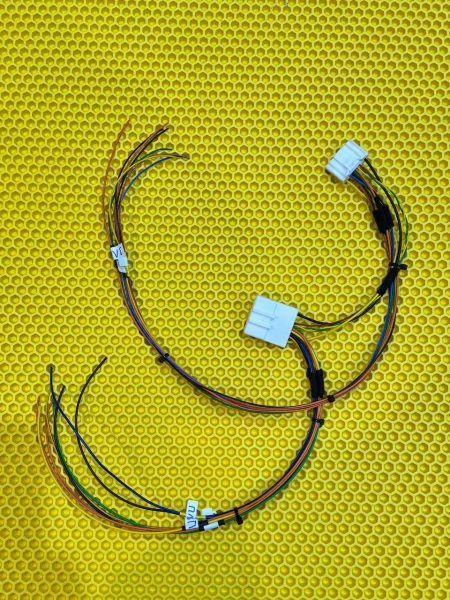 Жгут от усилителя в штатную проводку ММС EnjoY для LADA