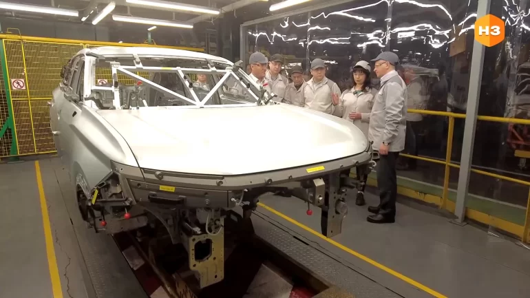 АВТОВАЗ сварил уже 217 кузовов Lada Azimut