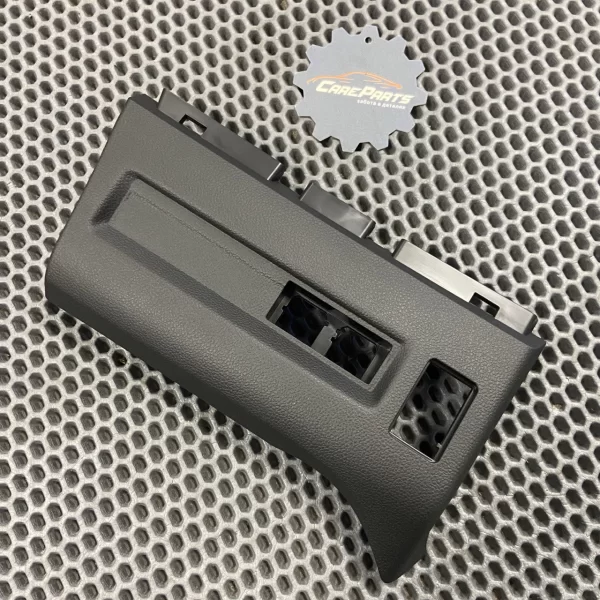 Облицовка консоли панели приборов со стороны водителя для Lada Iskra