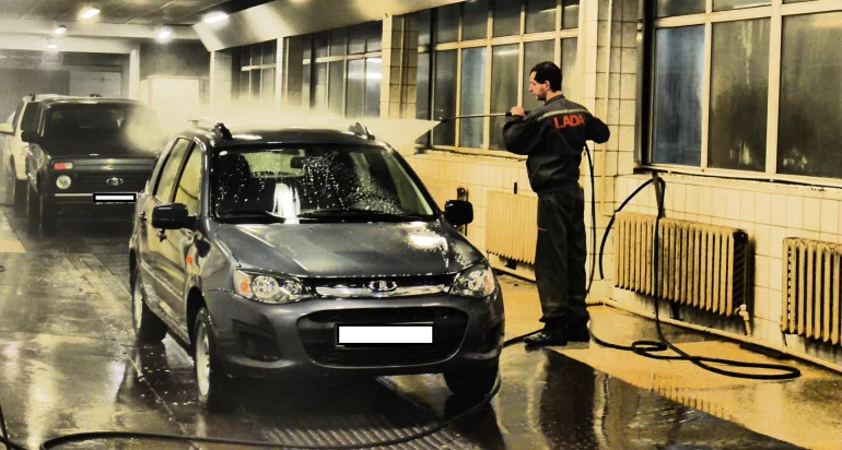 На бесконтактных мойках высокого давления мыть Ладу нельзя?