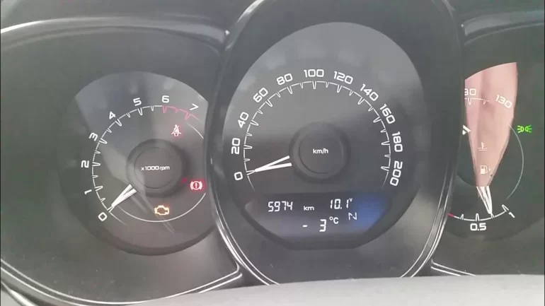 Заглохла и не заводится, стартер не крутит