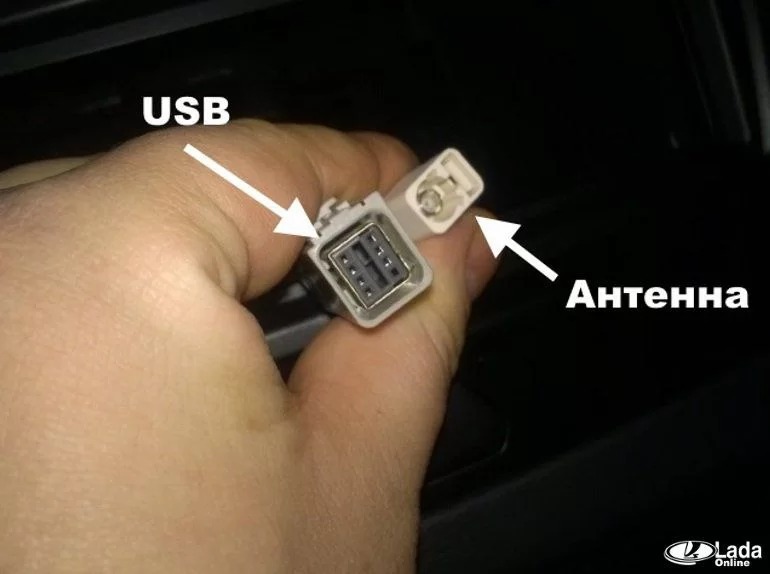 Перезагружается магнитола из-за плохого контакта