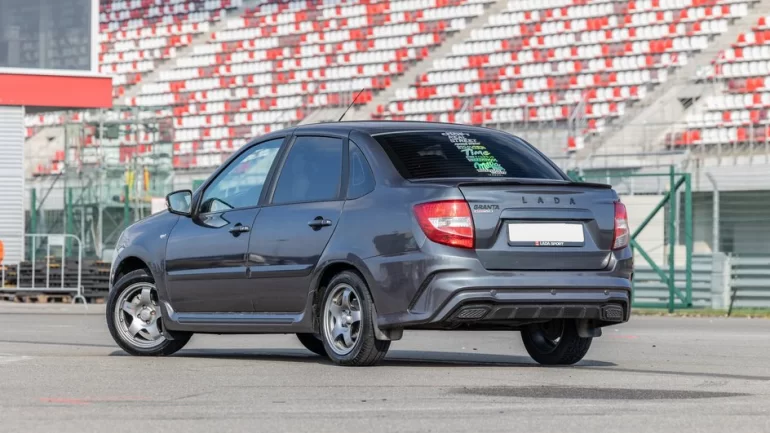 Скрипы сзади при повороте