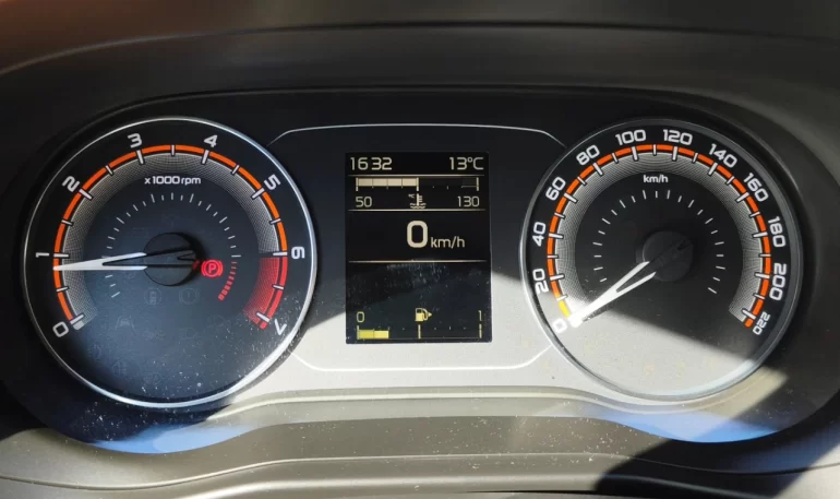 АВТОВАЗ обновляет прошивку комбинации приборов Lada Iskra