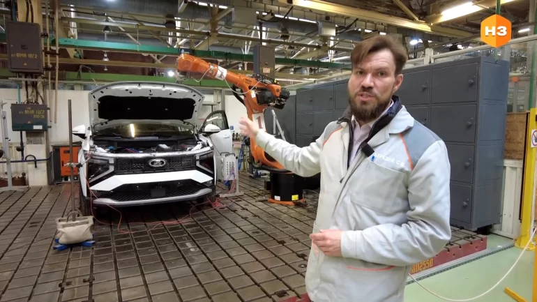 АВТОВАЗ показал, как испытывают замки капота и дверей Lada Azimut